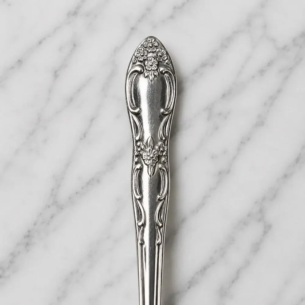 11 x Oneida VENUS Teaspoon Silver Romantic Ornate Victorian Art Nouveau Scroll